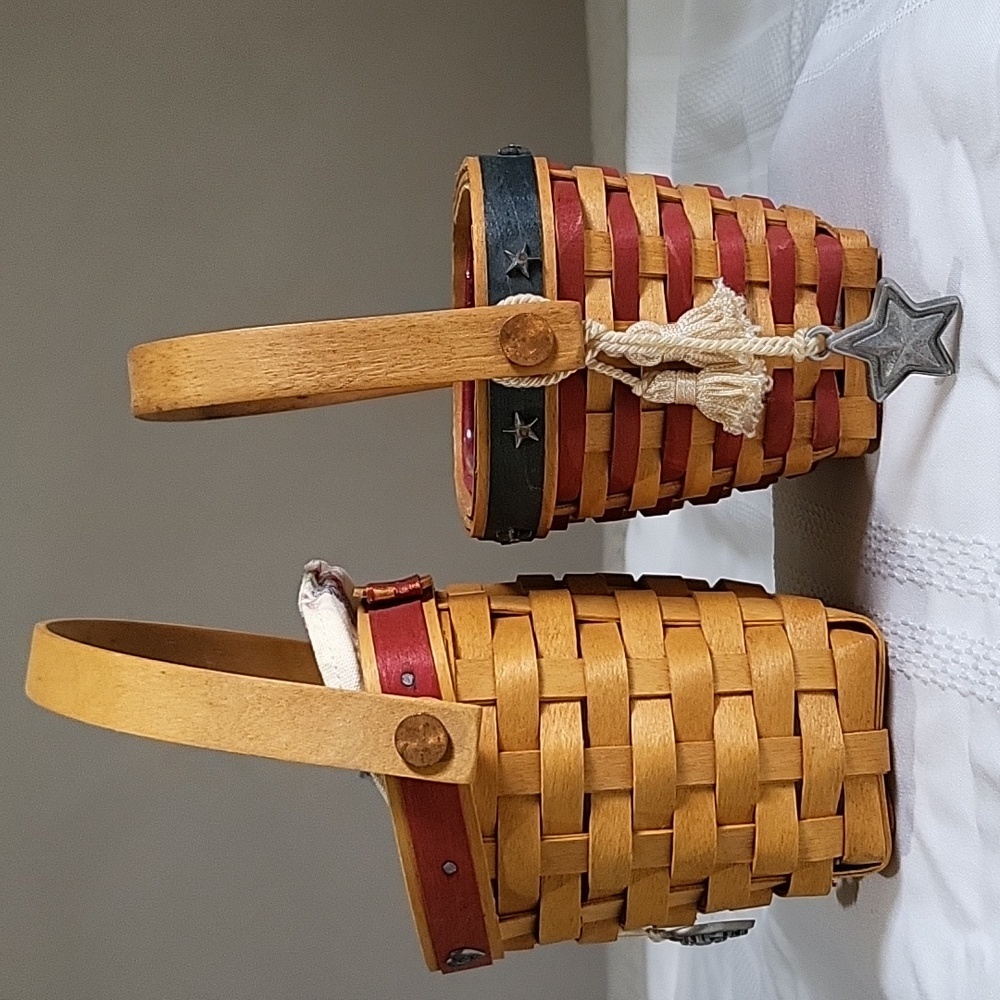 Longaberger Woven Baskets 2001 Inaugural Basket & 2002 Love Notes Basket &Liners - Picture 4 of 15